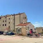 Apartment Nikola - Near Town Centre